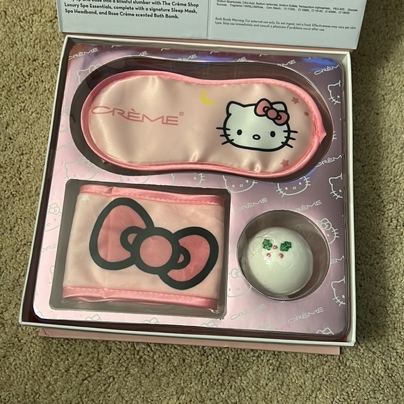 Hello Kitty Limited Edition Luxury Spa Essentials - Picture 2 of 4